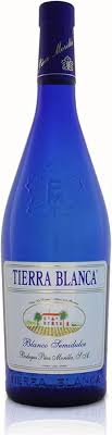 Vino Tierra Blanca Semidulce - Frescura y Sabor en Cada Sorbo