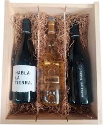 Vino Habla Silencio Tierra: La Magia de lo Navideño